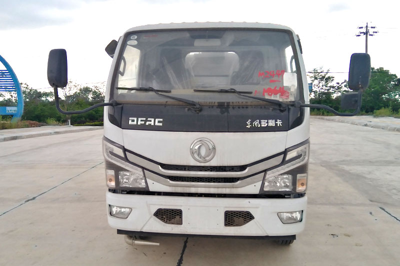東風(fēng)小多利卡消防灑水車（4.6方）