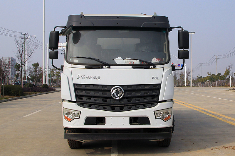 東風專底D3L后八輪灑水車（19.1方）（選裝30~40米霧炮）