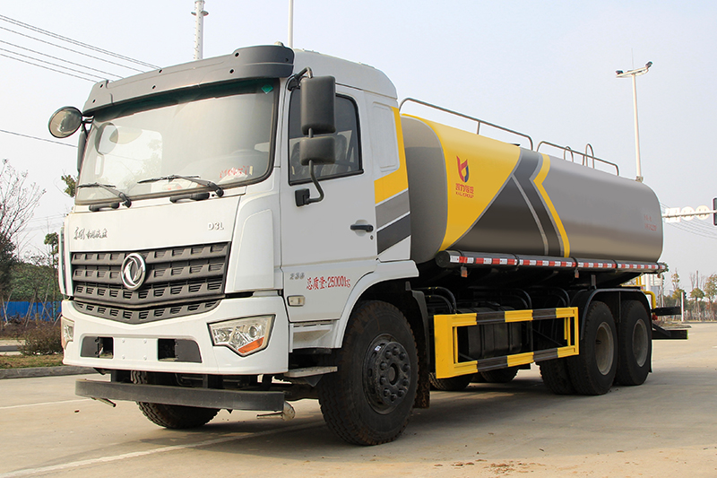 東風專底D3L后八輪灑水車（19.1方）（選裝30~40米霧炮）
