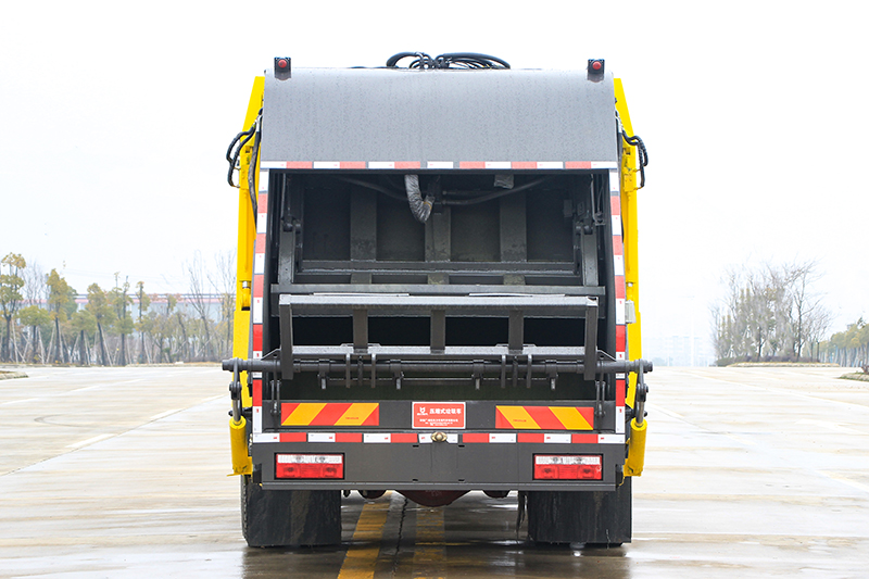 東風(fēng)D9壓縮式垃圾車(chē)（10方  13方  18方）