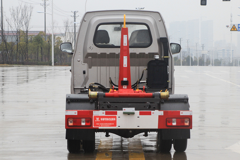 （藍(lán)牌）長(zhǎng)安勾臂垃圾車（雙輪）（3方）