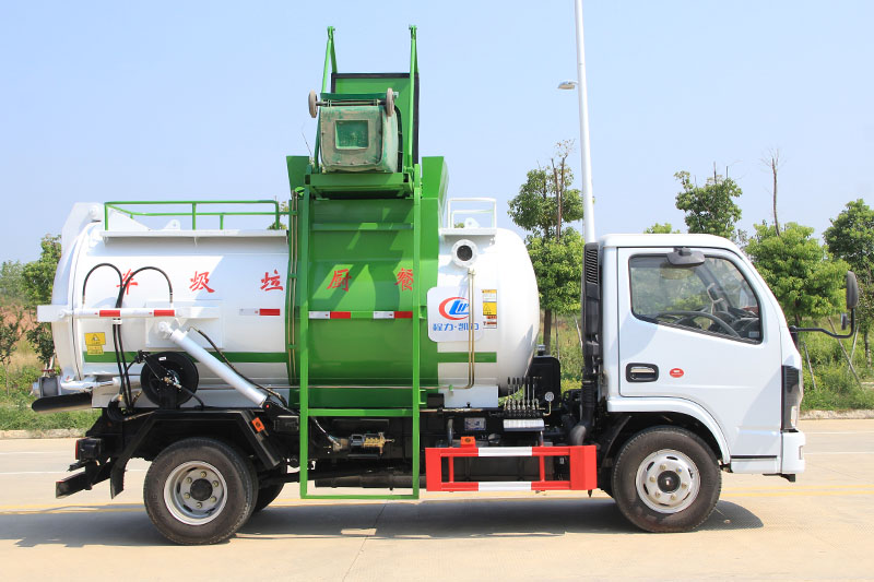 東風(fēng)小多利卡餐廚垃圾車(罐式）（4.5方）