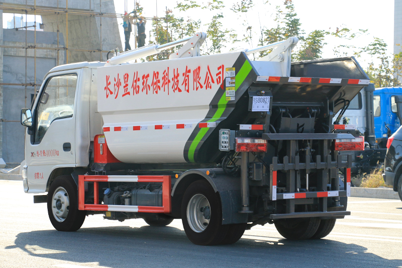 江淮康鈴X1無(wú)泄漏后裝掛桶垃圾車（3.5方 3方）