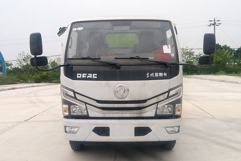 東風(fēng)小多利卡側(cè)裝掛桶垃圾車（自卸式）（5方）