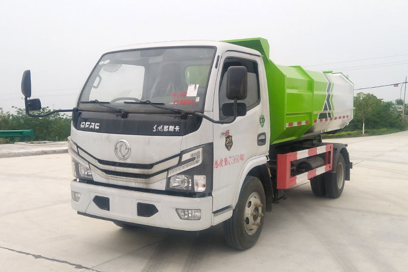 東風(fēng)小多利卡側(cè)裝掛桶垃圾車（自卸式）（5方）