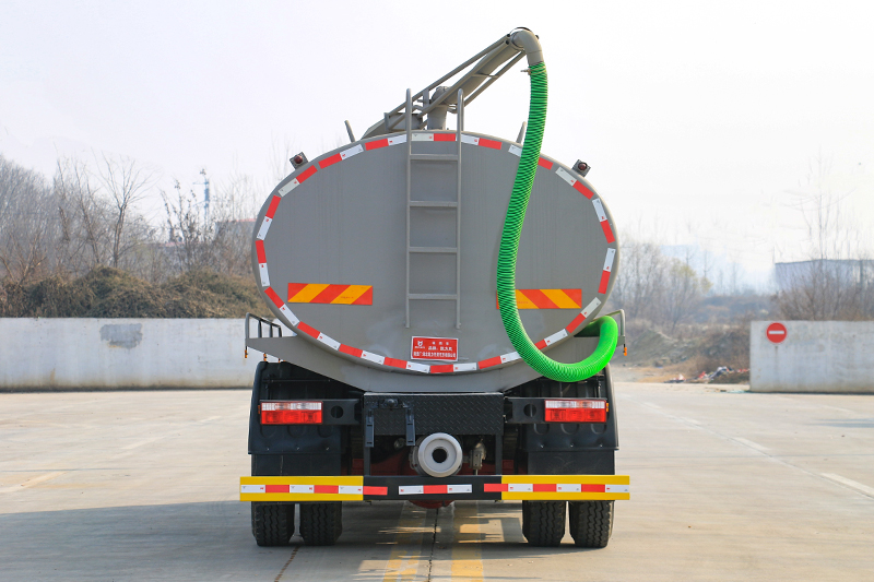 東風(fēng)D9吸糞車（13.5方）