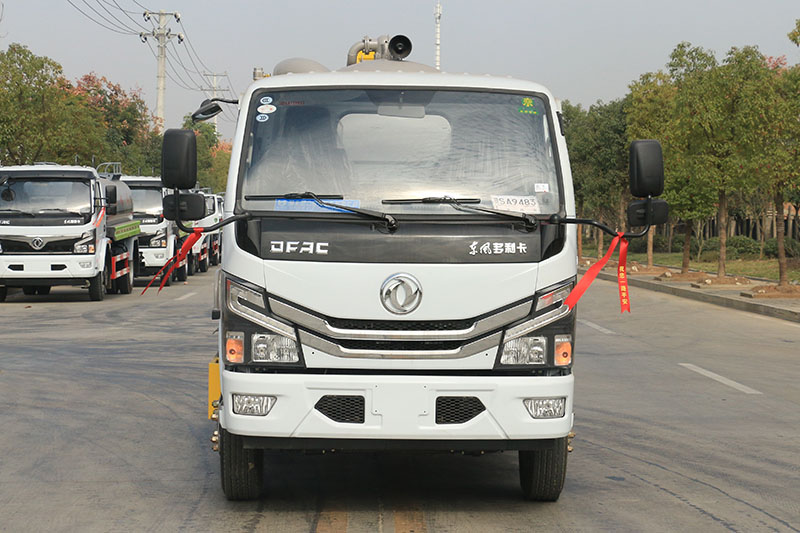 東風(fēng)小多利卡吸污車（4.5方）