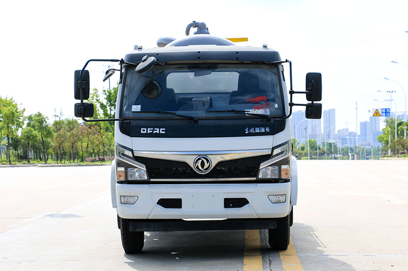 東風(fēng)大多利卡吸污車(chē)（8方  10方）