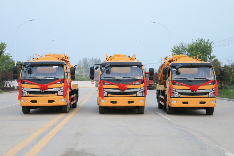 東風(fēng)大多利卡清洗吸污車(chē)（一體罐）（清水 污水9.5方）