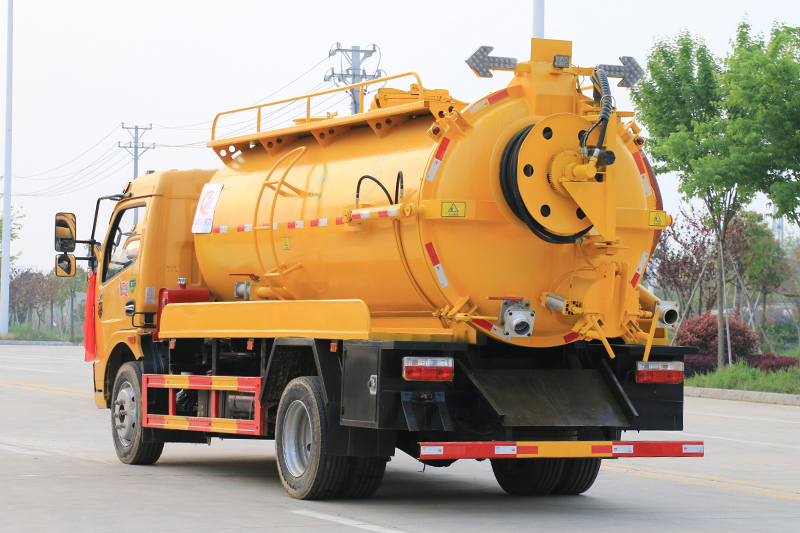 東風(fēng)大多利卡清洗吸污車(chē)（一體罐）（清水 污水9.5方）