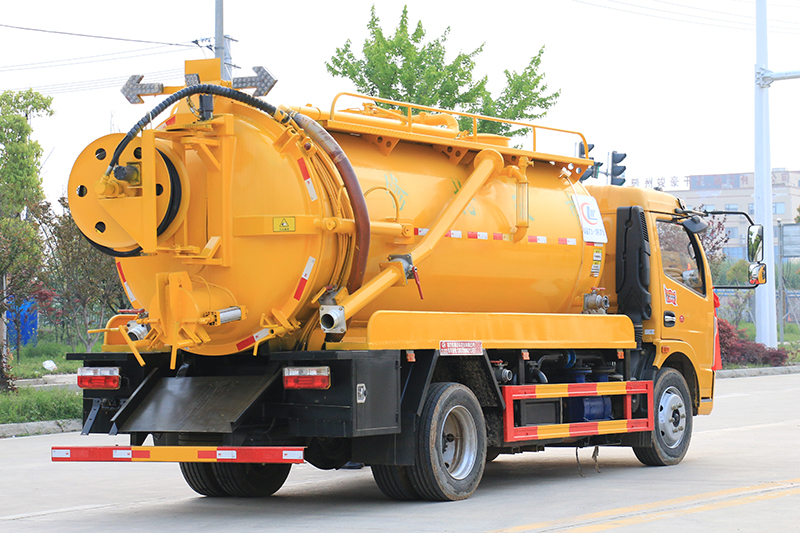 東風(fēng)大多利卡清洗吸污車(chē)（一體罐）（清水 污水9.5方）