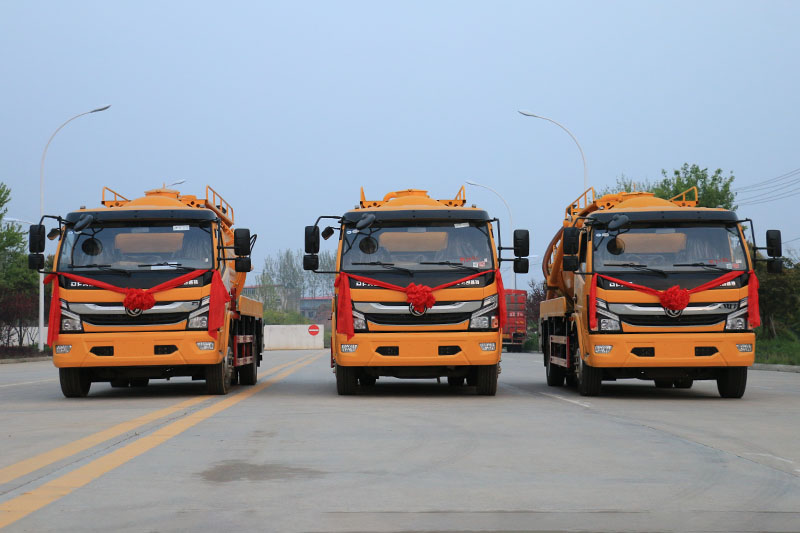 東風(fēng)大多利卡清洗吸污車(chē)（一體罐）（清水 污水9.5方）