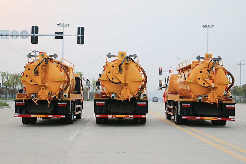 東風(fēng)大多利卡清洗吸污車(chē)（一體罐）（清水 污水9.5方）