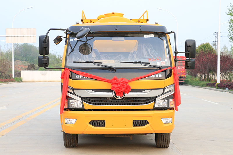 東風(fēng)大多利卡清洗吸污車(chē)（一體罐）（清水 污水9.5方）