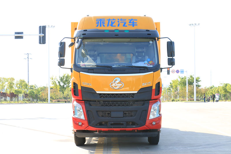 柳汽乘龍后八輪清洗吸污車（一體罐  可加裝副發(fā)）（清水  污水21方）