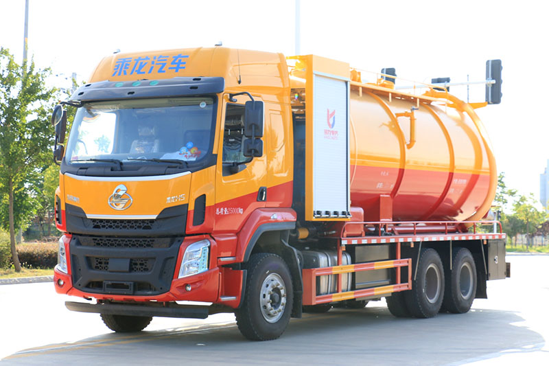 柳汽乘龍后八輪清洗吸污車（一體罐  可加裝副發(fā)）（清水  污水21方）