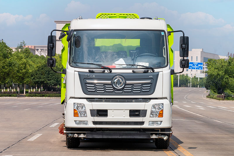 東風(fēng)天錦洗掃車（9水 7塵）