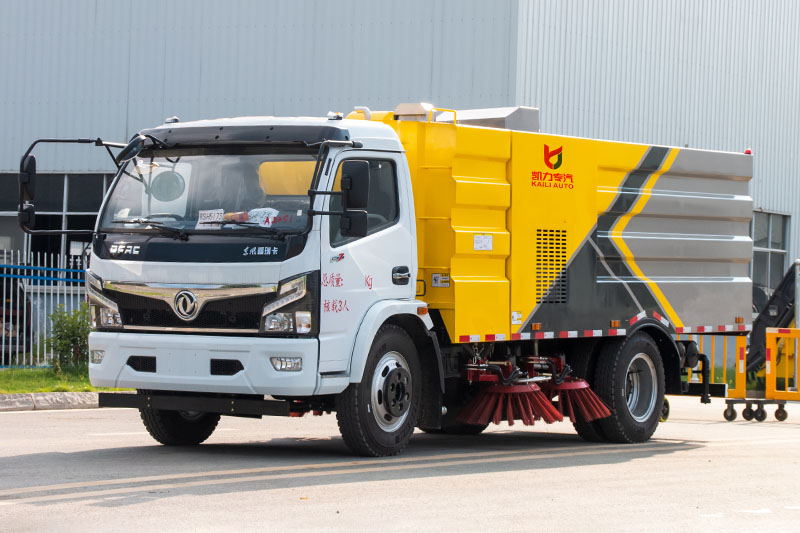 東風(fēng)大多利卡掃路車（2.5水5塵）