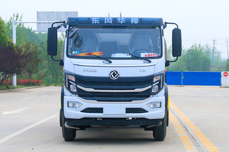 東風(fēng)華神T3噴霧車（8.3方  12方）（30米霧炮）