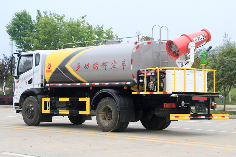 東風(fēng)華神T3噴霧車（8.3方  12方）（30米霧炮）