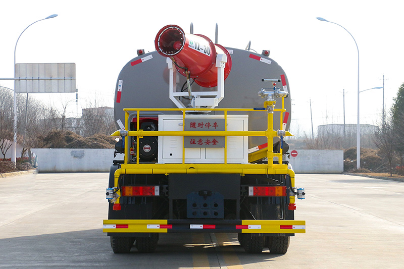 東風(fēng)天龍噴霧車(chē)（18.5方）（30米霧炮）