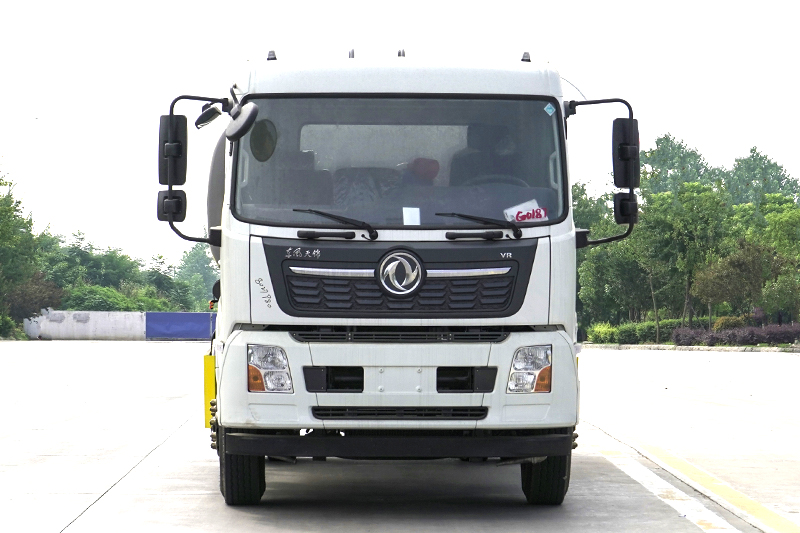 東風(fēng)天錦霧炮車（13.3方）（30米霧炮）