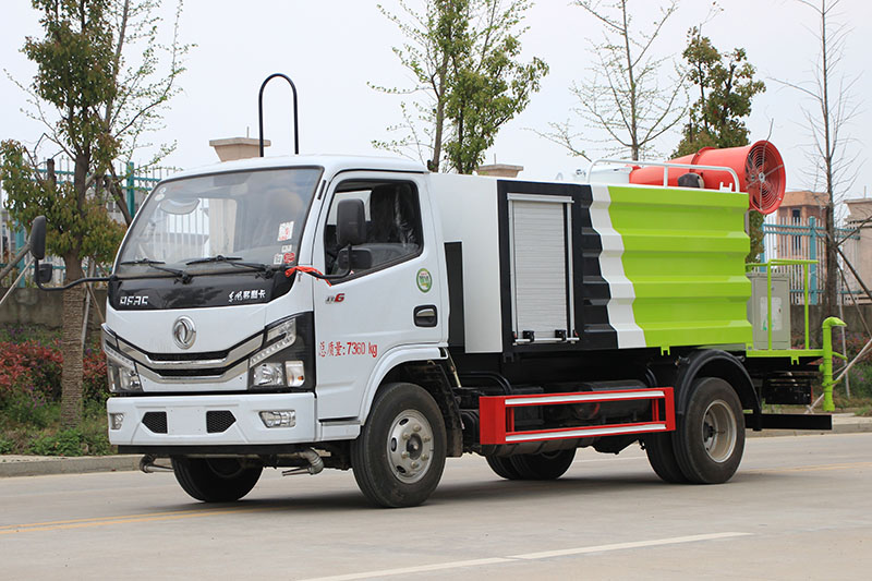 東風(fēng)小多利卡抑塵車（4.5方 藍牌）（30~40米霧炮）