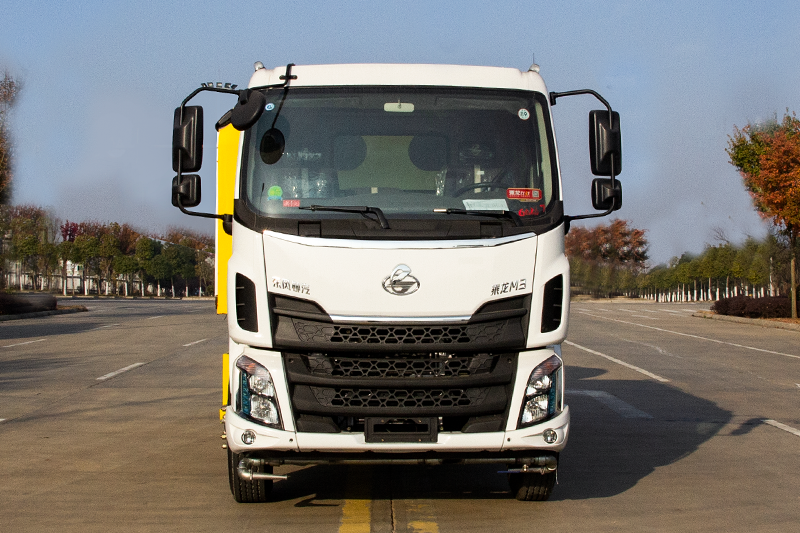 東風(fēng)柳汽乘龍M3多功能抑塵車(chē)（12.5方）（60~100米霧炮）