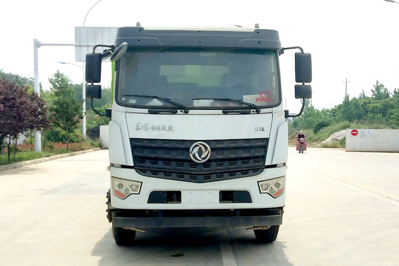 東風(fēng)專(zhuān)底D3L后雙橋抑塵車(chē)（17方）（60~100米霧炮）