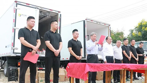 助力七十億 攜手筑輝煌——?jiǎng)P力專汽舉行四周年慶暨中秋?！岸Y”發(fā)放活動(dòng)