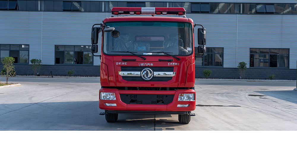 東風(fēng)D9外露水罐消防車圖3