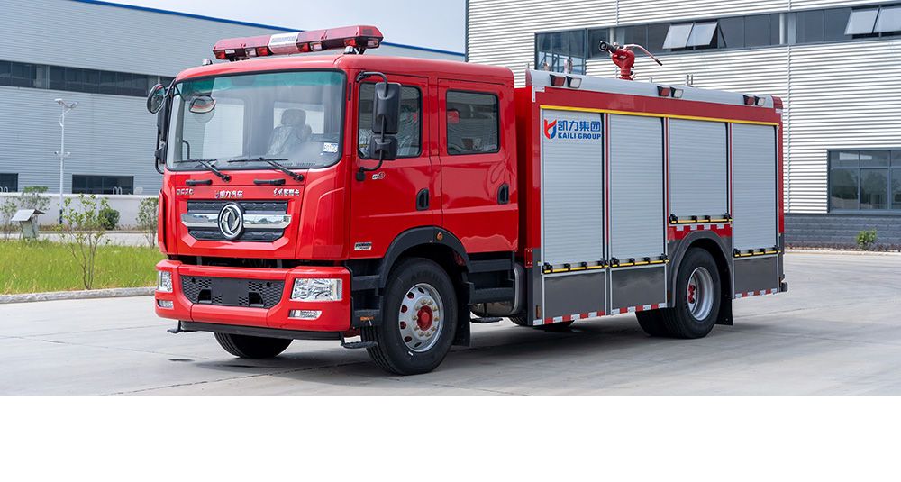 東風(fēng)D9內(nèi)藏水罐消防車(chē)圖4