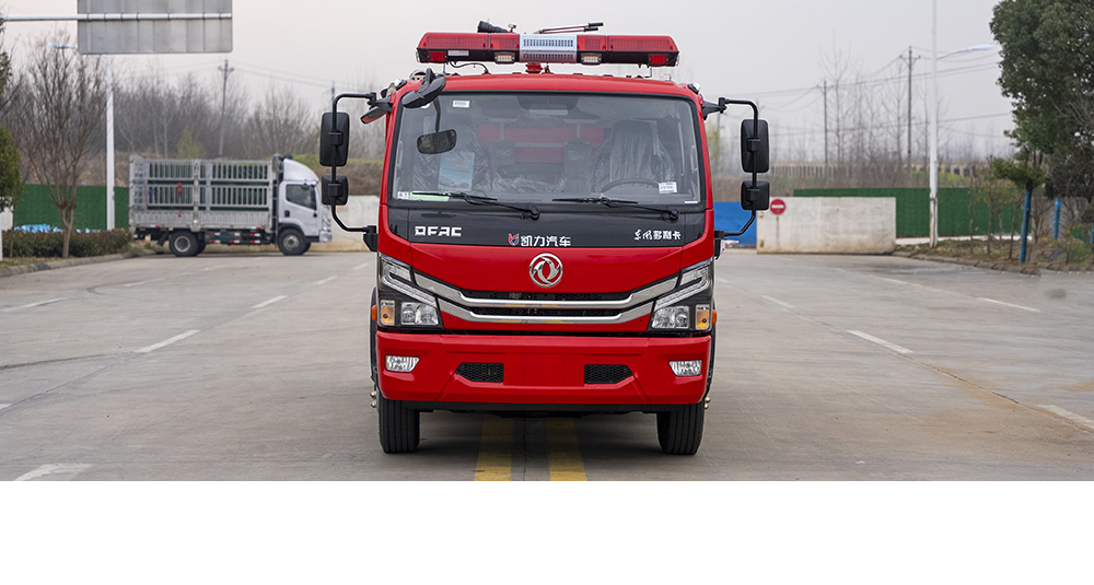 東風(fēng)大多利卡泡沫消防車(chē)圖5