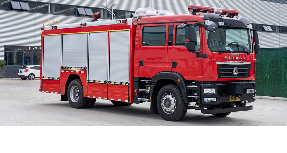 汕德卡單橋城市主戰(zhàn)消防車(chē)圖2