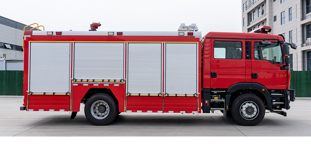汕德卡單橋城市主戰(zhàn)消防車(chē)圖4