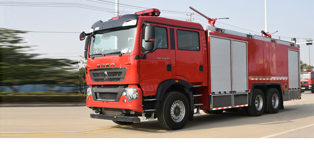 豪沃后雙橋干粉水聯(lián)用消防車圖1