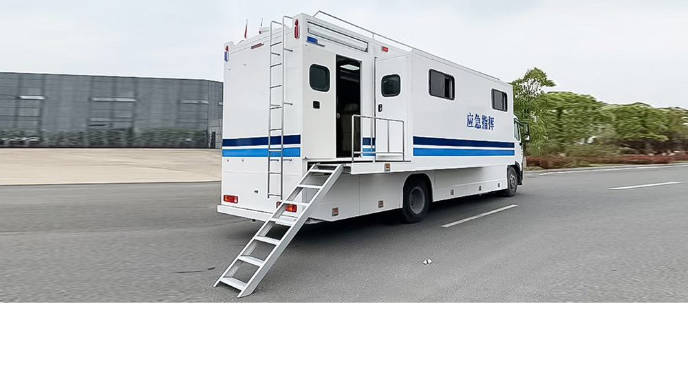 通信指揮車圖5