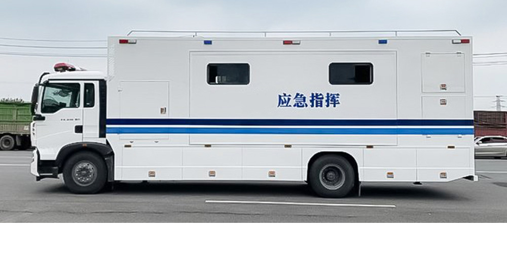 通信指揮車圖1