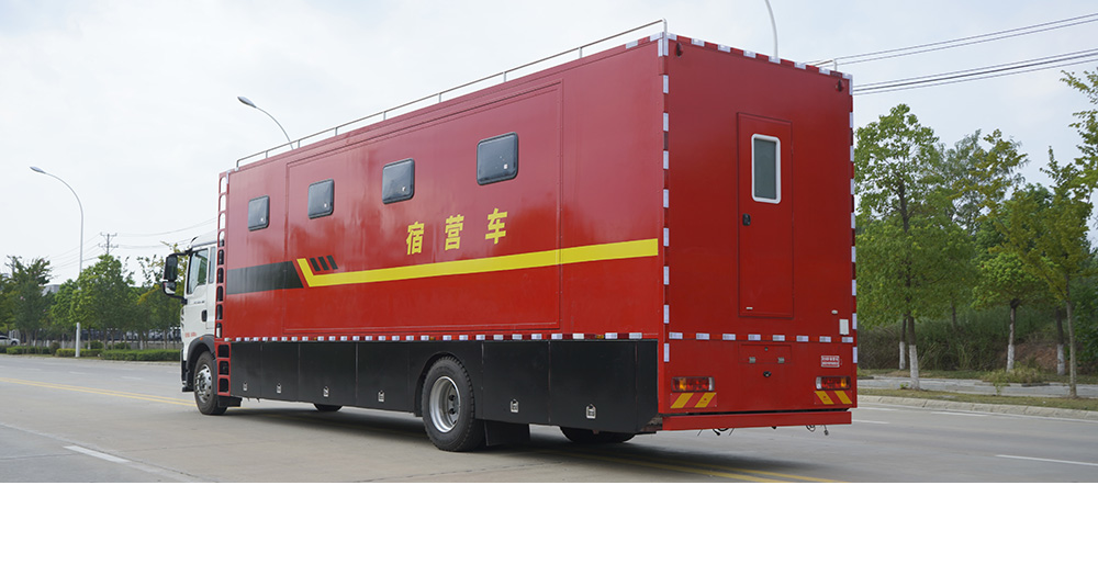 重汽豪沃宿營車圖4