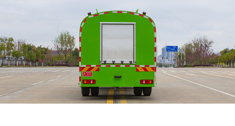 東風(fēng)柳汽消防酒水車(chē)圖1