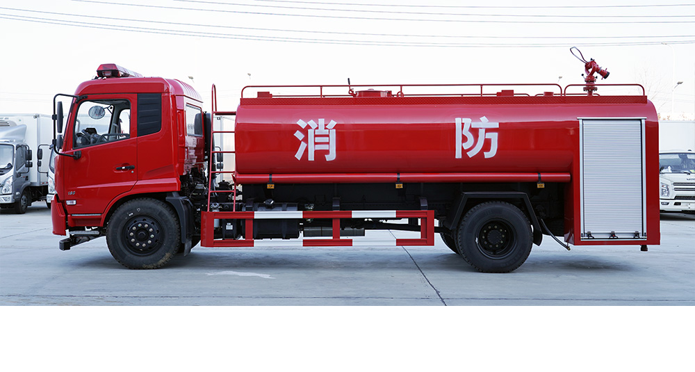 東風(fēng)天錦消防灑水車圖2