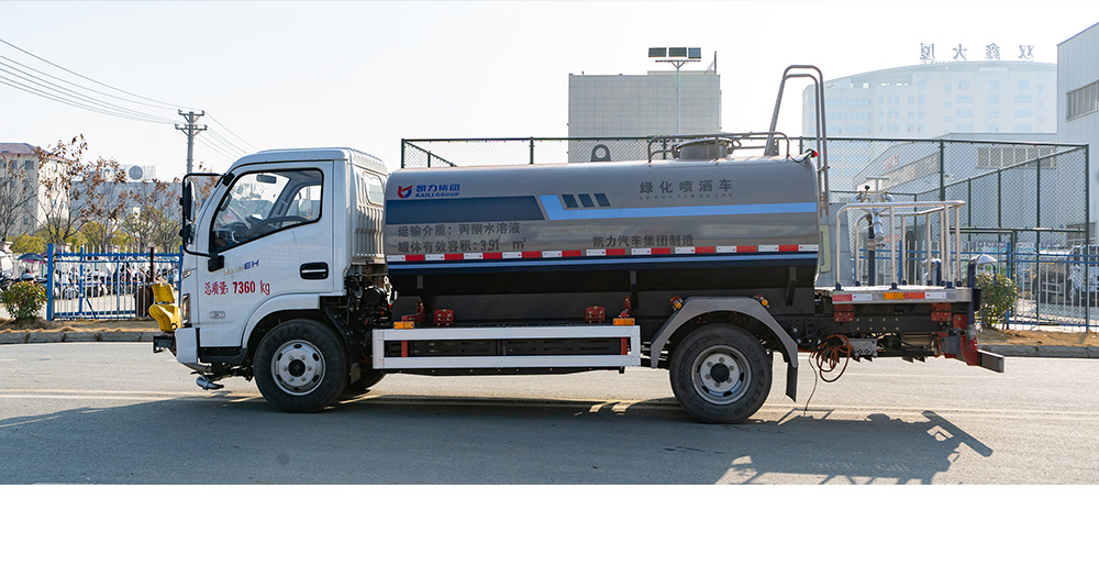 上汽躍進(jìn)純電綠化噴灑車圖4