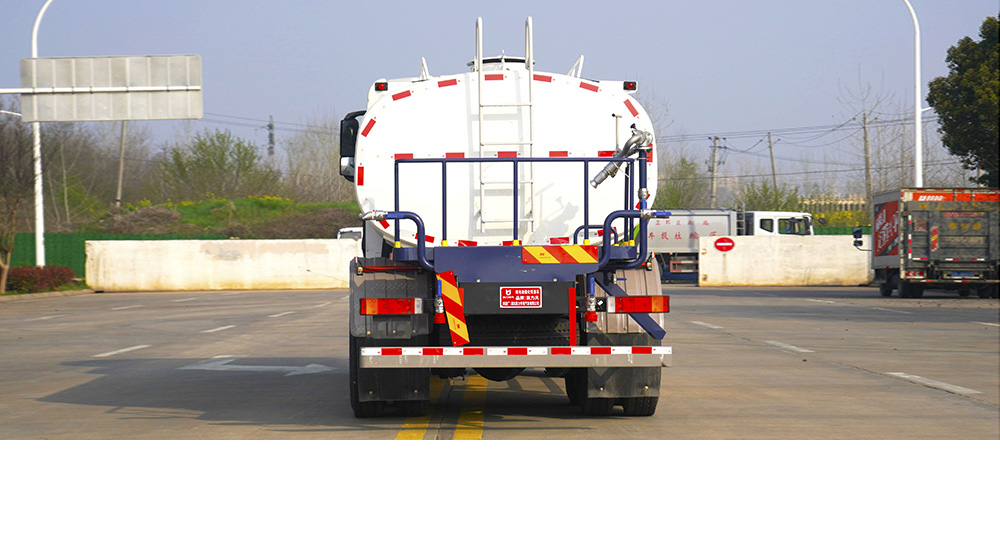 東風(fēng)天龍純電綠化噴灑車圖7