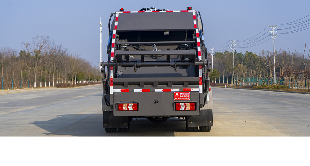 江淮帥鈴純電動(dòng)壓縮式垃圾車(chē)圖8