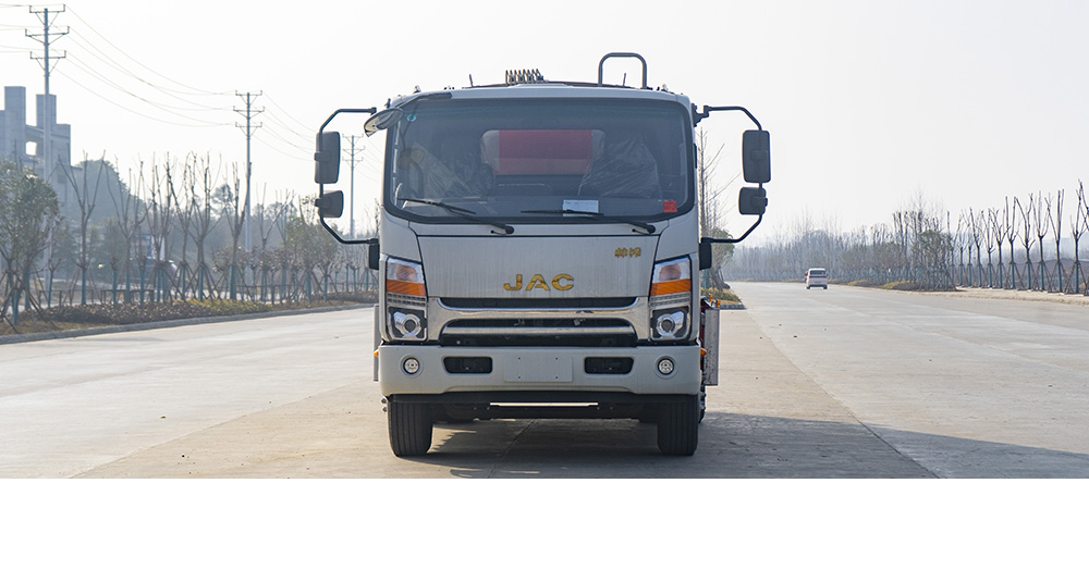 江淮帥鈴純電動(dòng)壓縮式垃圾車(chē)圖7