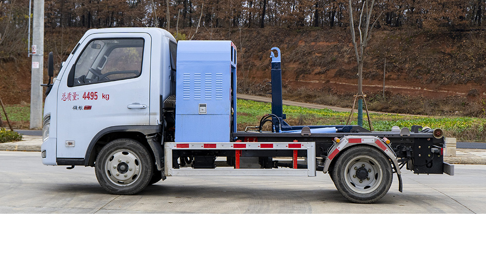 福田領(lǐng)航S1純電車廂可卸式垃圾車圖4