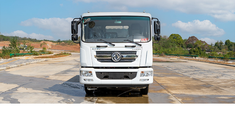 東風(fēng)D9灑水車圖7