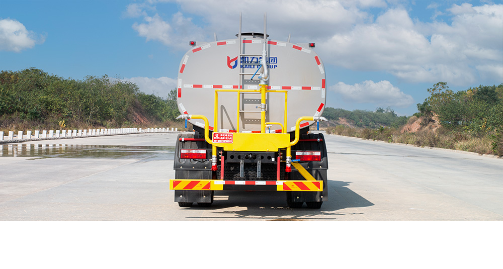 東風(fēng)D9灑水車圖8