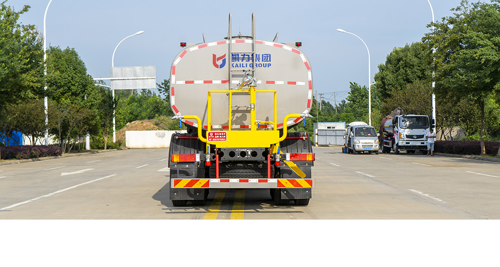 天龍前四后八灑水車(chē)圖8