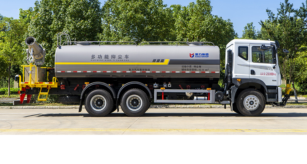 華神T5后雙橋綠化噴灑車圖5